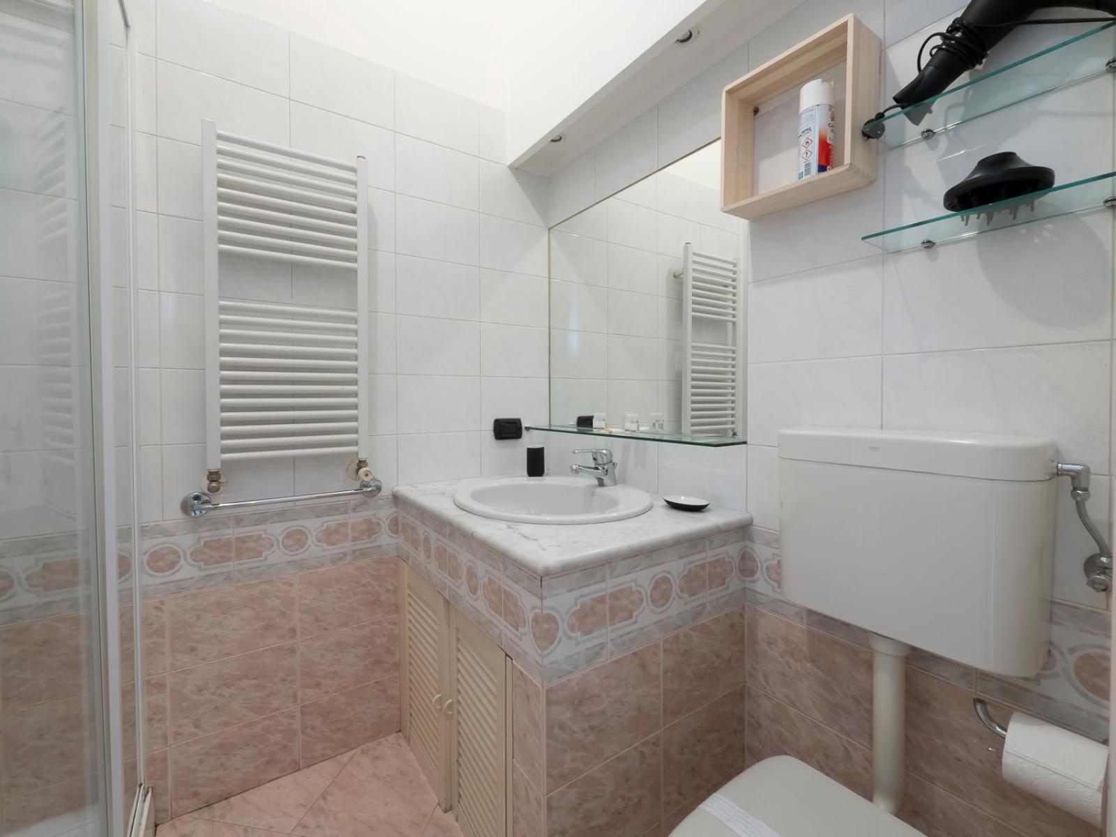 Xenia Apartments - Colorful Apartment In Fiera Area Milan Bagian luar foto