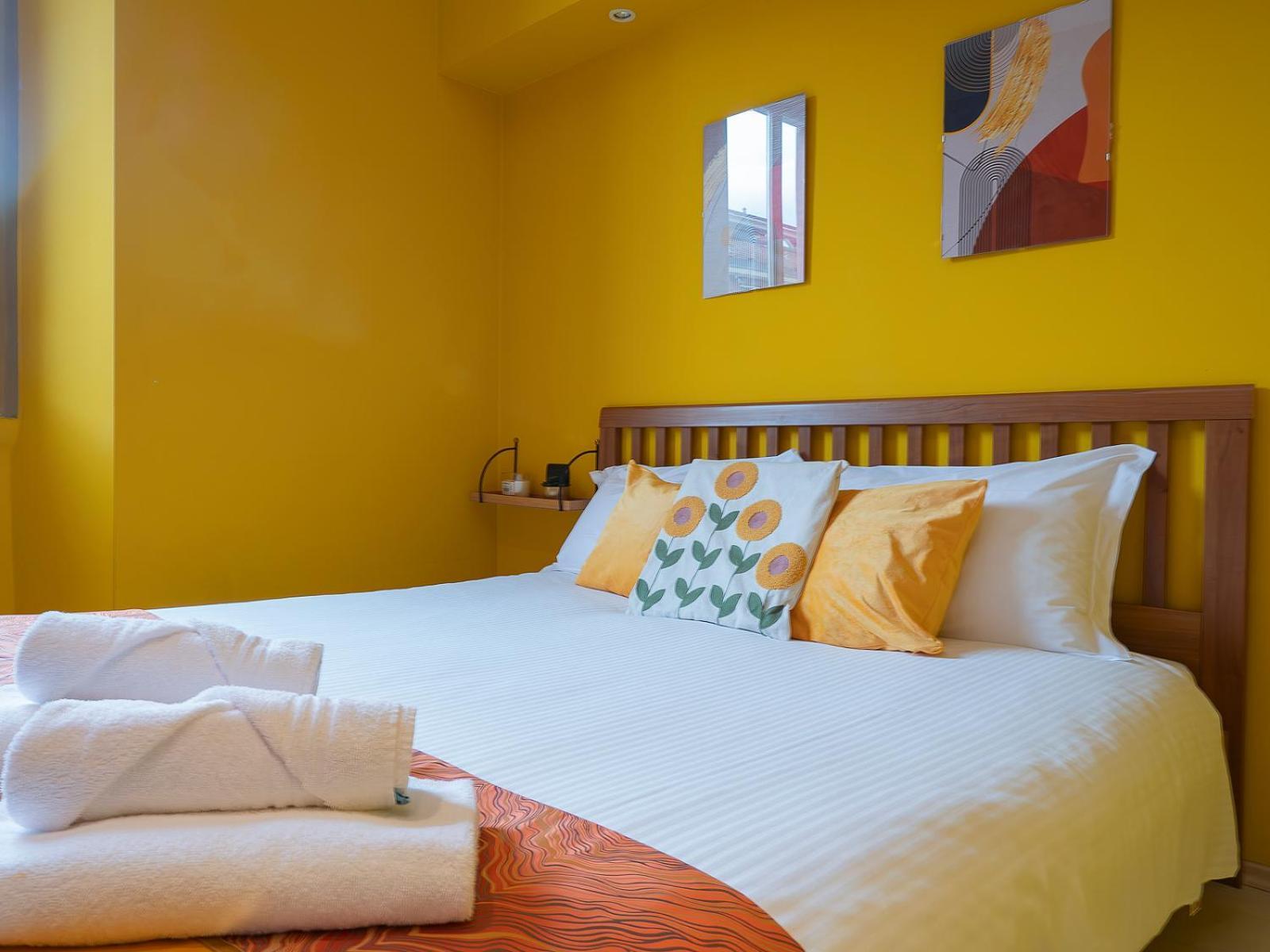 Xenia Apartments - Colorful Apartment In Fiera Area Milan Bagian luar foto